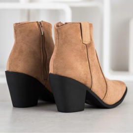 Small Swan Fashionable Boots In Spitz beige 1