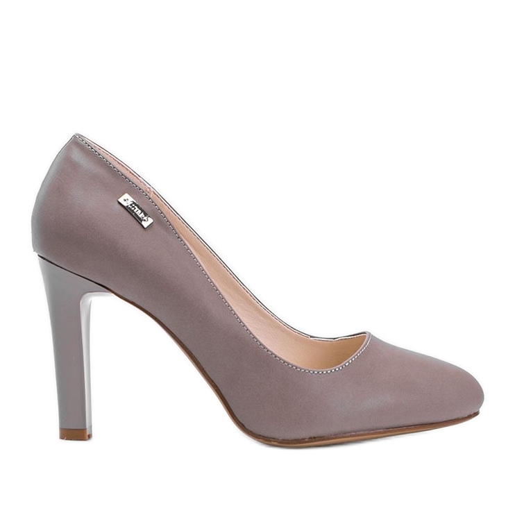 Beige pumps on a Taffy heel brown 1