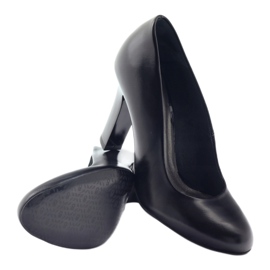 Edeo Black Pumps On A Pillar 3 Edeo Black Pumps On A Pillar 3