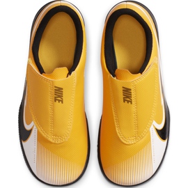 Nike Mercurial Vapor 13 Club Ic PS (V) Junior AT8170 801 soccer shoes white black orange 1