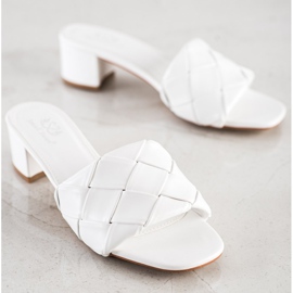 Small Swan Quilted Slippers On A Post white 1