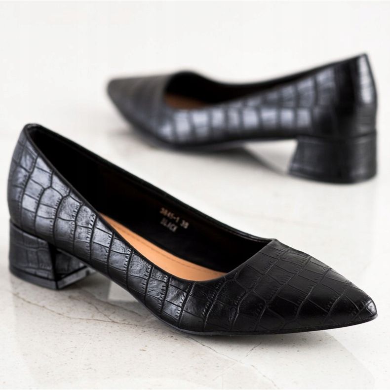 Sweet Shoes Classic Pumps On Low Heels black 1