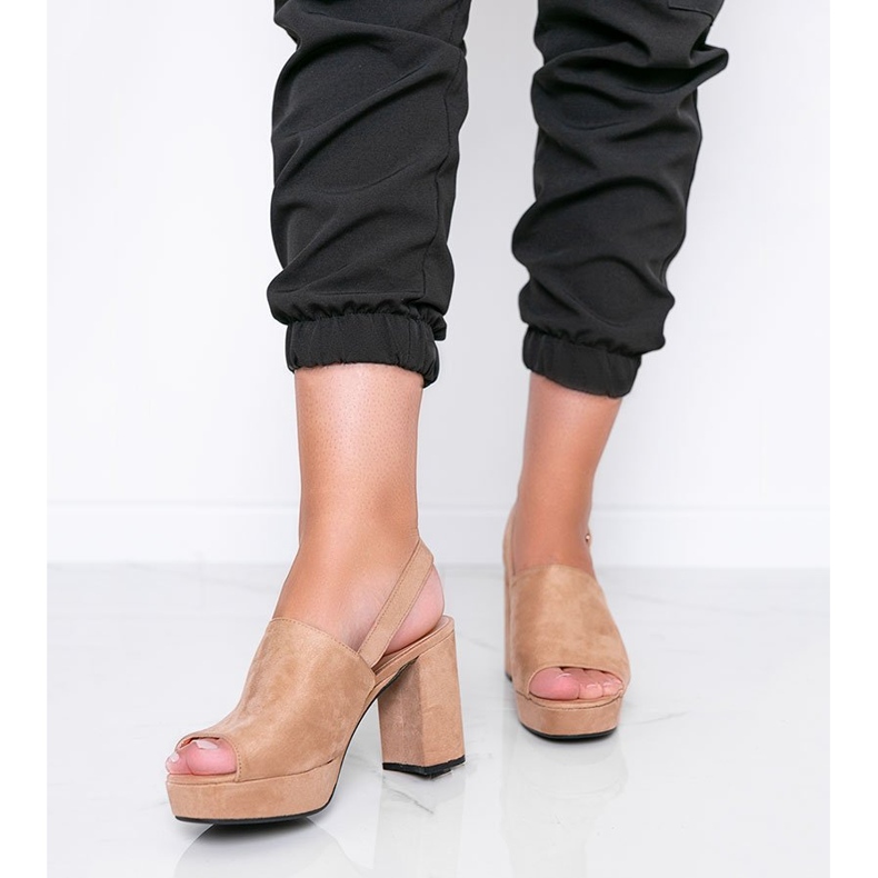 Beige sandals on a Chikie post 1