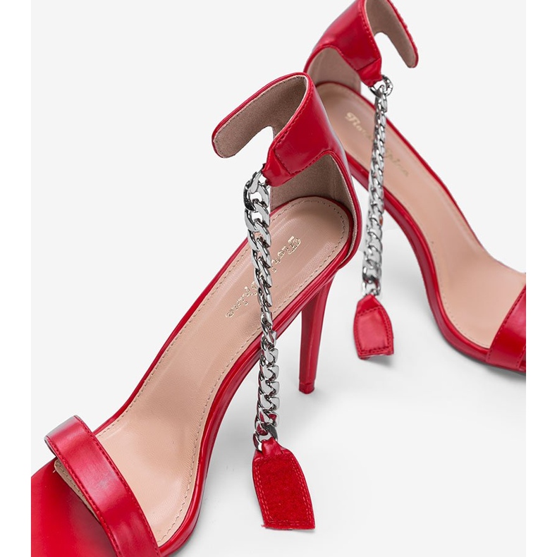Red sandals on a heel from Trenndy 1