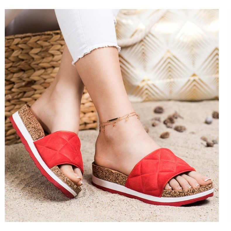 Comer Comfortable Slippers On The Platform red 1