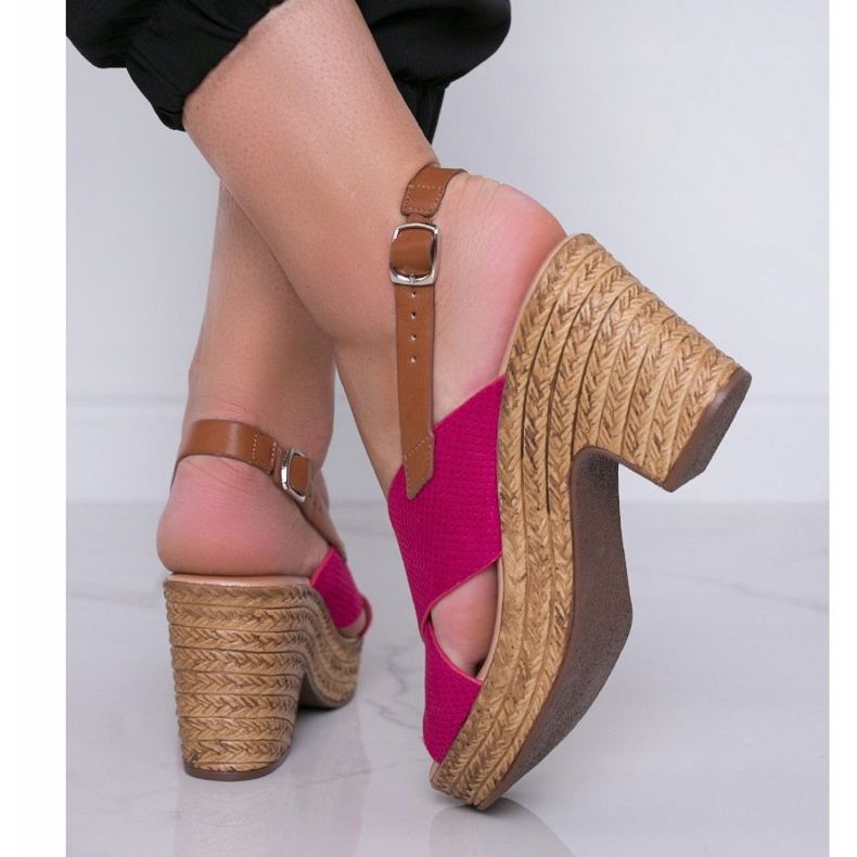 Pink sandals on the Magic Woman post 1