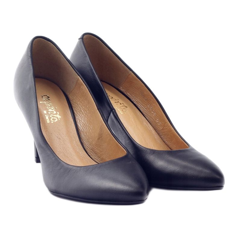Espinto Pumps On A Black Pin 4