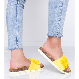 Yellow slippers with Puerto Rico flowers 1