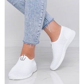 Do it white sports sneakers 1