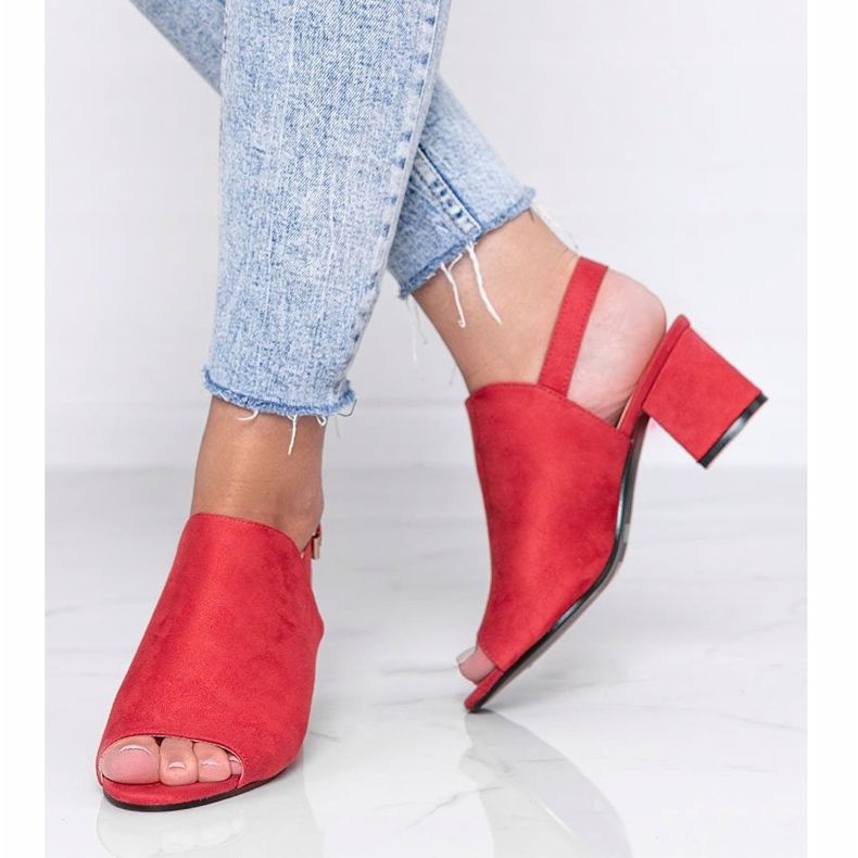 Red sandals on a post with a Blubbery shank 1