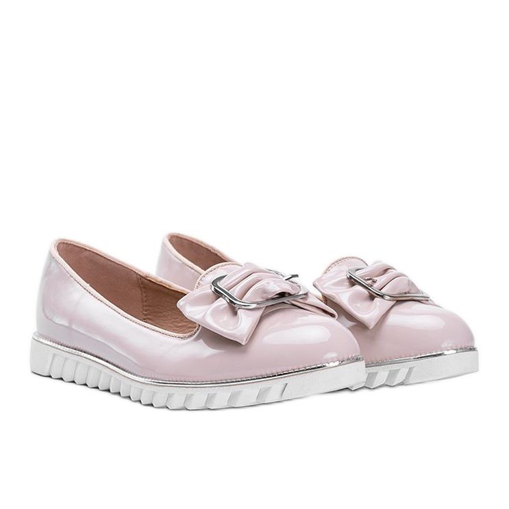 Beige lacquered loafers with a Nemesise bow 1