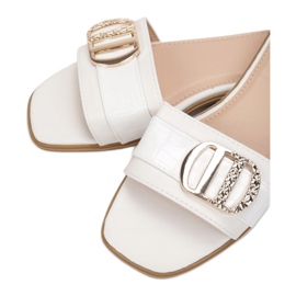 Vices 12C-71-white 1