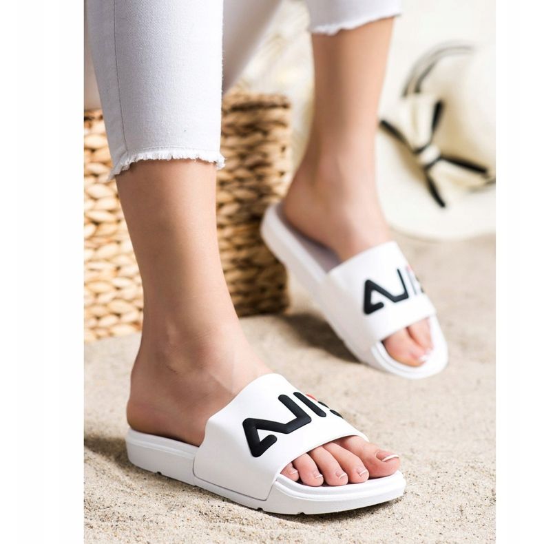 SHELOVET Comfortable flip-flops white 2