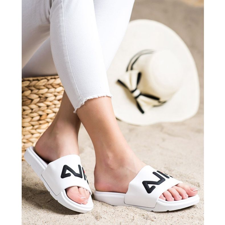 SHELOVET Comfortable flip-flops white 1