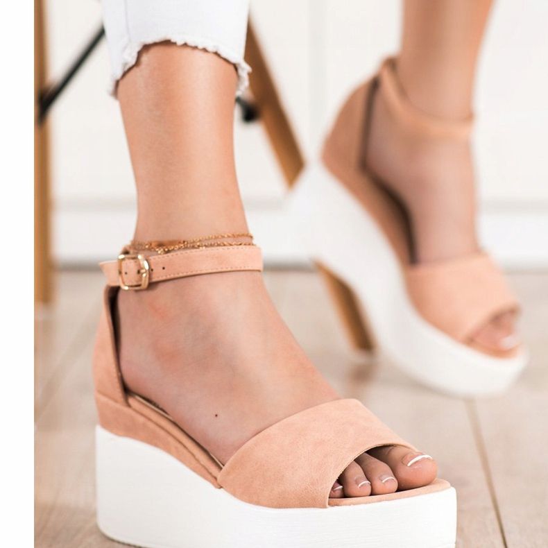 Comer Light Sandals On The Platform beige 2