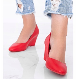Red pumps on the Caffe wedge heel 1