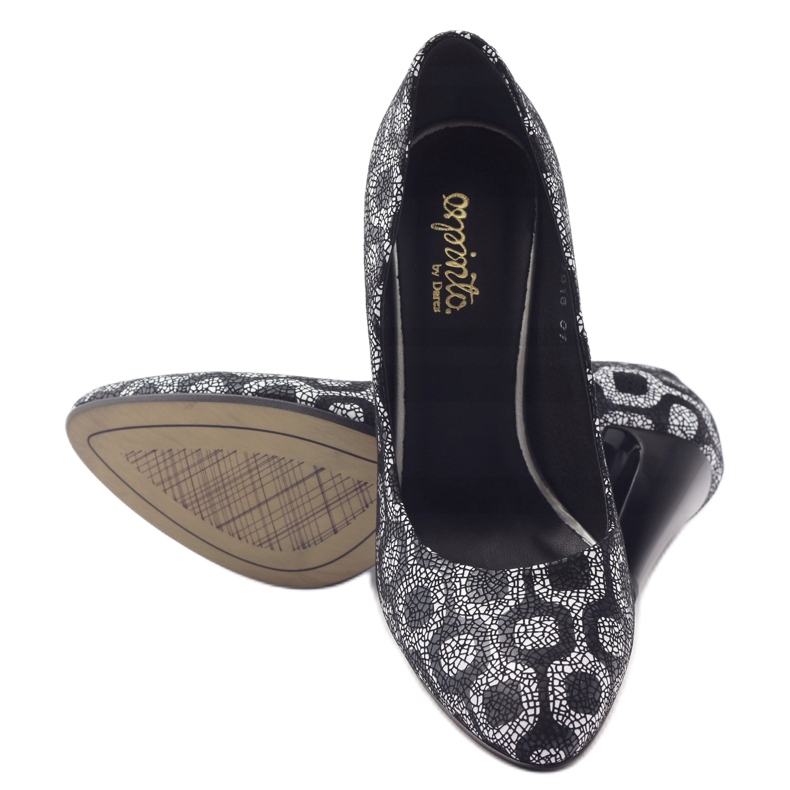 Espinto Pumps On A Black / White Heel 3 Espinto Pumps On A Black / White Heel 3