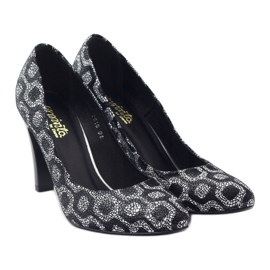 Espinto Pumps On A Black / White Heel 4