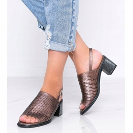 Brown metallic sandals on the Cusi post 1