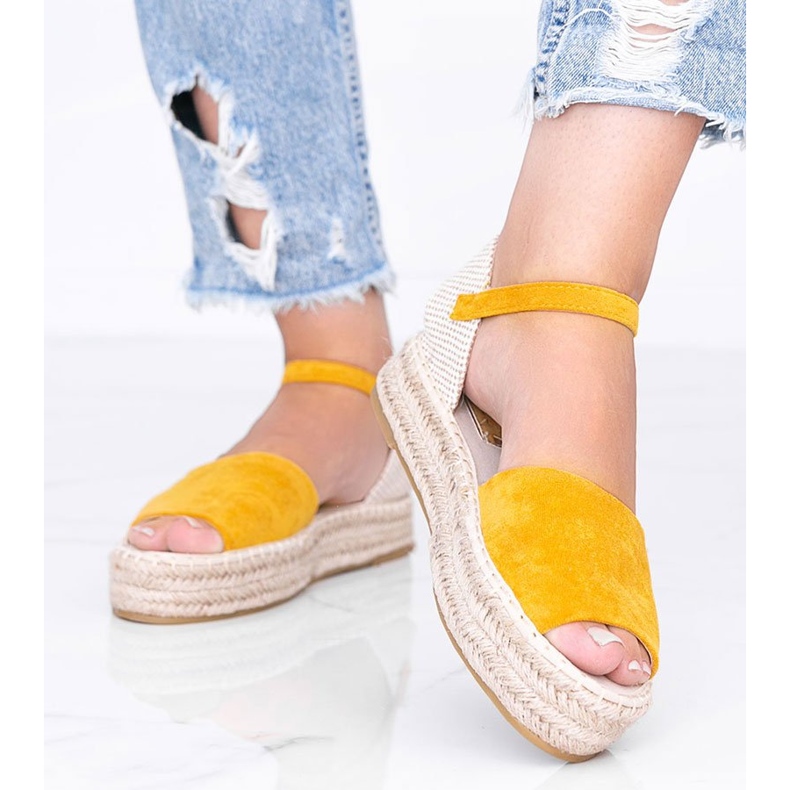 Mustard sandals on the Pearl River platform yellow 1