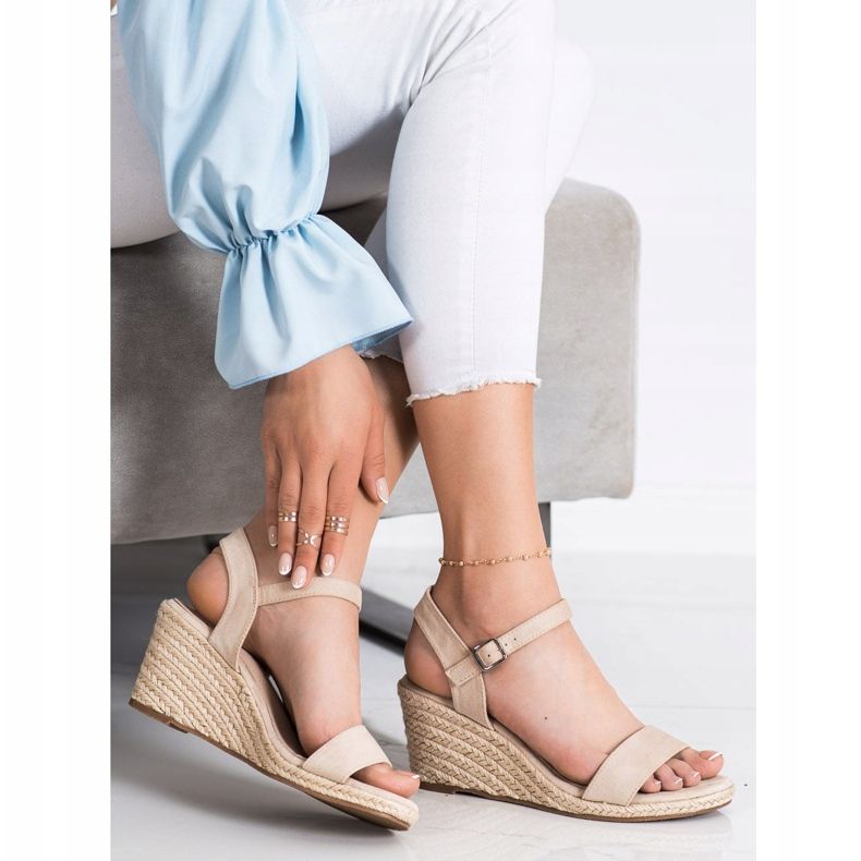 Classic VINCEZA wedge sandals beige 2