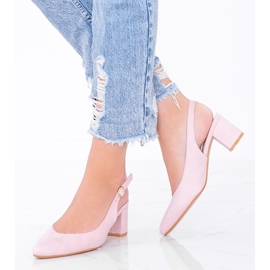 Beige pumps on the Petty post 1