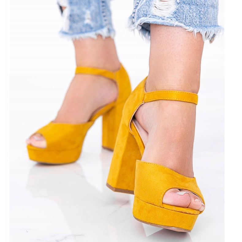 Mustard sandals on the Swing platform yellow 1