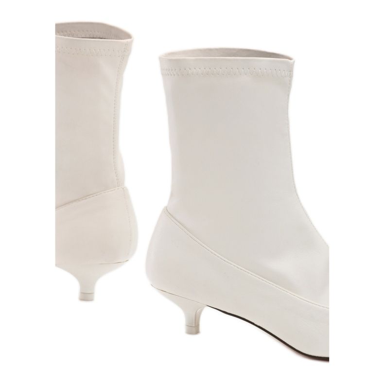 Vices 1452-41 White 2