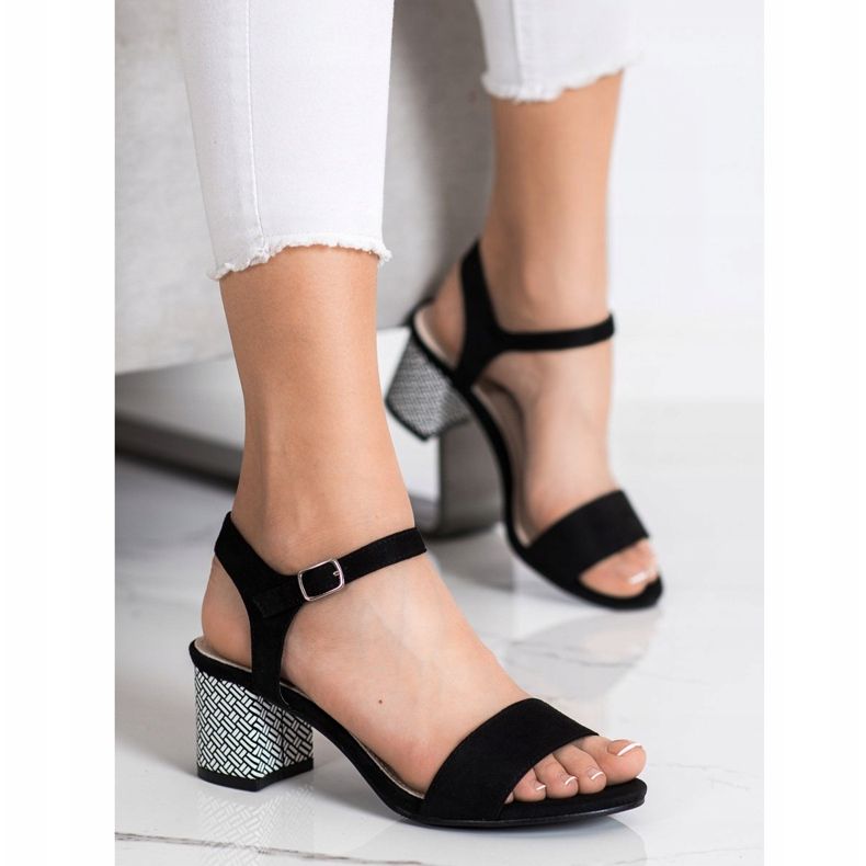 Goodin Comfortable Sandals On A Bar white black 1