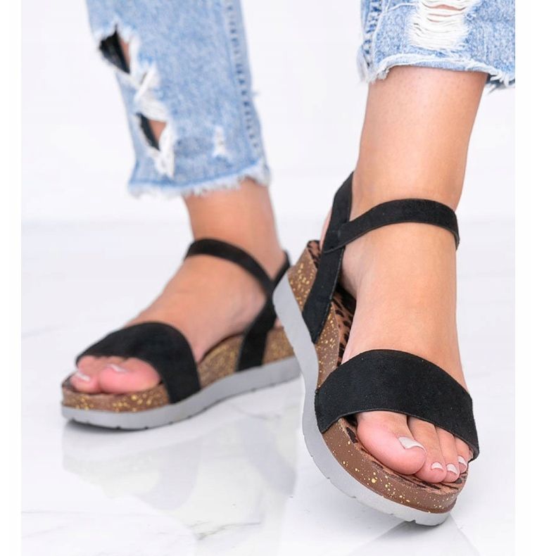 Black sandals with Preatty Pea insole 1