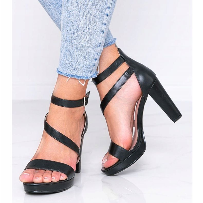 Black sandals on the Got You platform 1