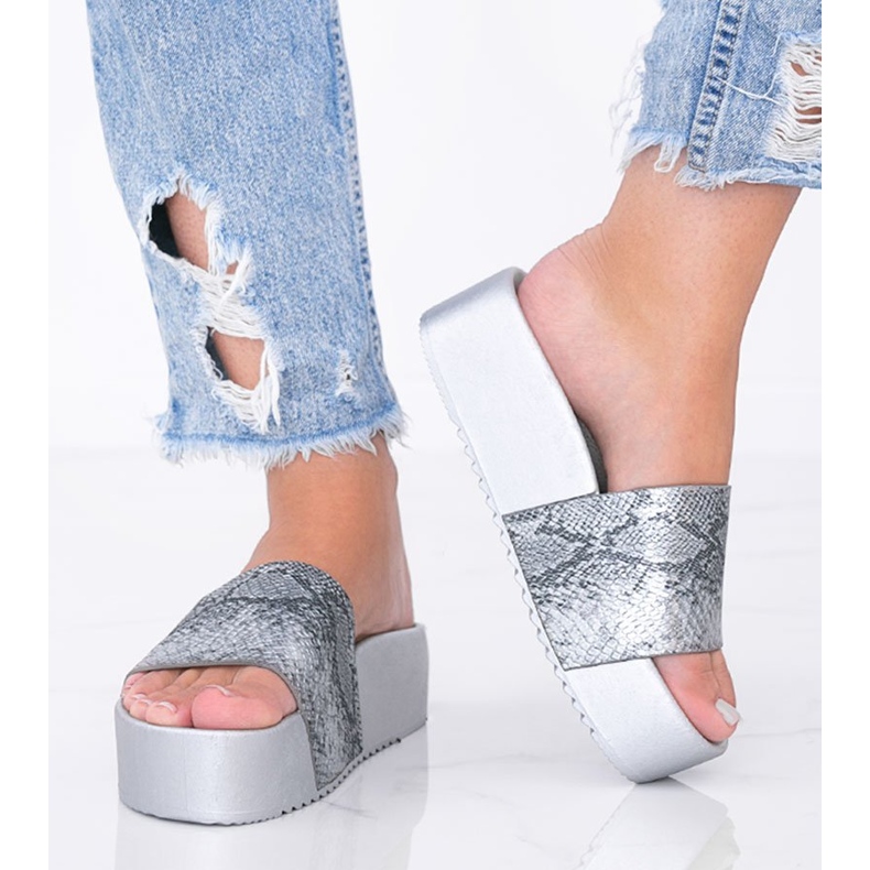 Gray slippers on a thick sole in the Crysta snake skin pattern grey 1