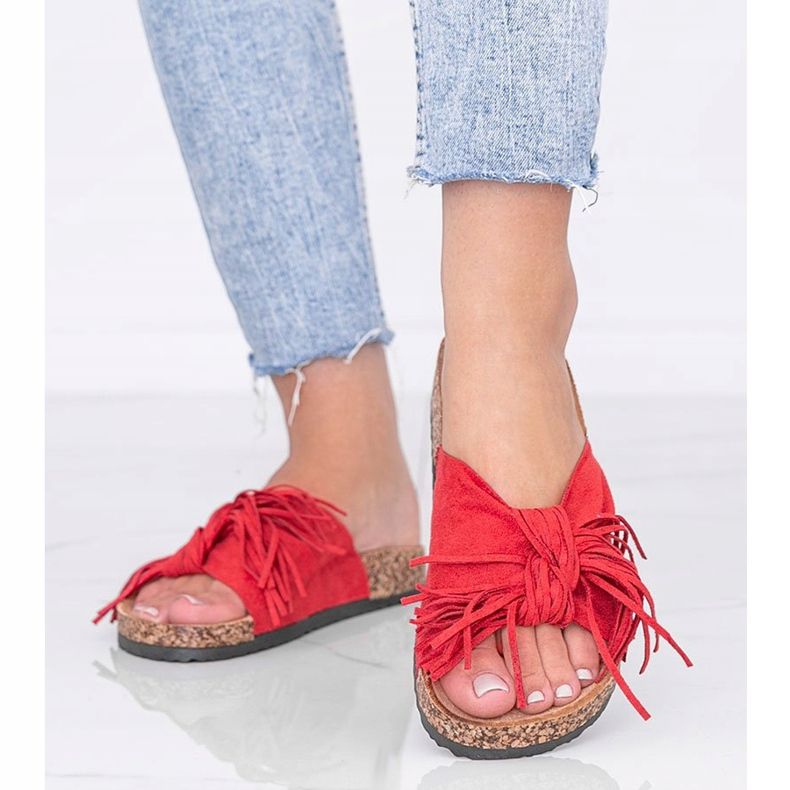 Red sandals on the Crys cork sole 1