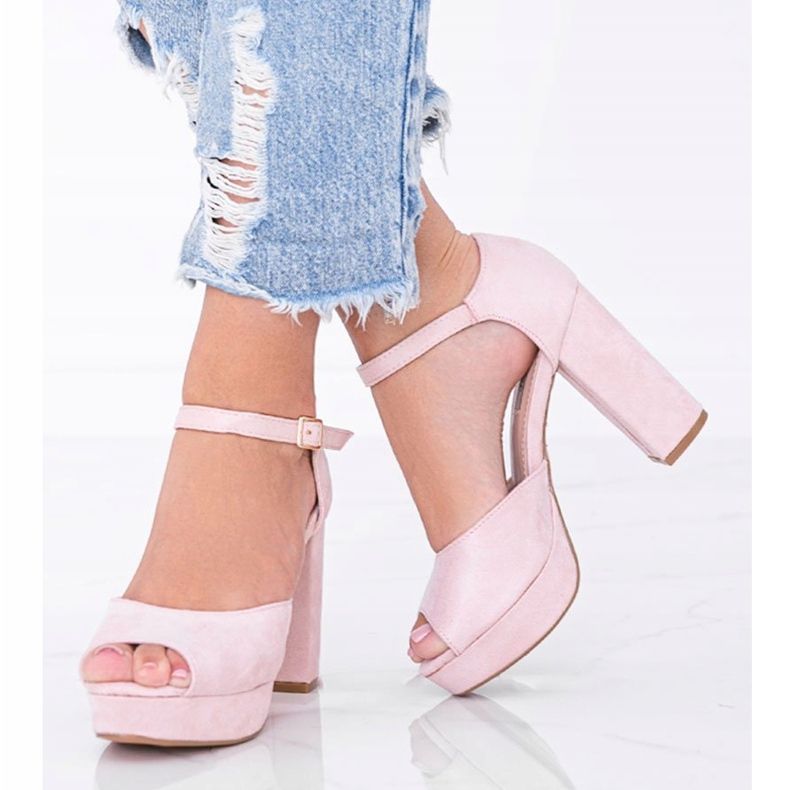 Beige sandals on the Swing platform 1