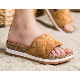 Comer Comfortable Slippers On The Platform brown 1