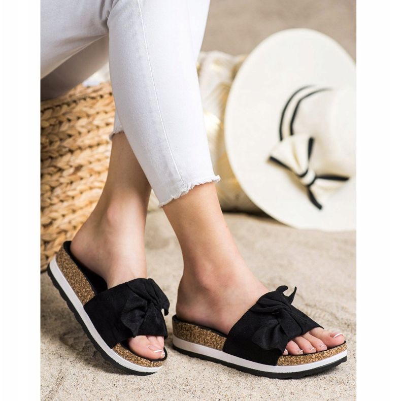 Evento Light Slippers On The Platform black 1