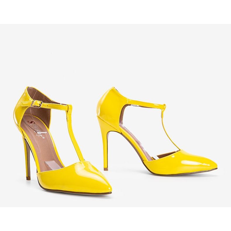 Yellow pumps on a Street style heel 1