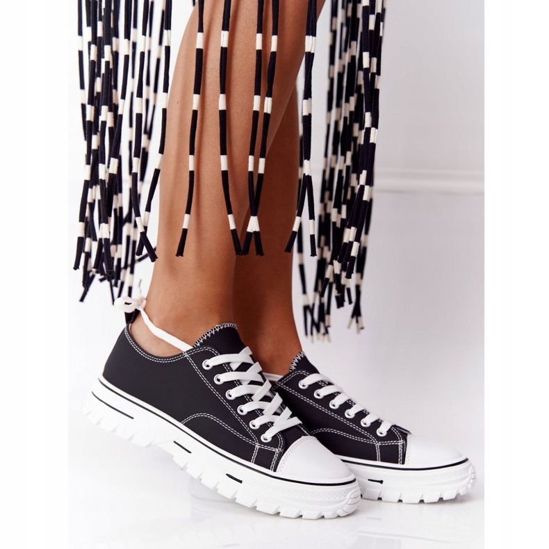 Women's Classic Sneakers Black Feeling Good white 1