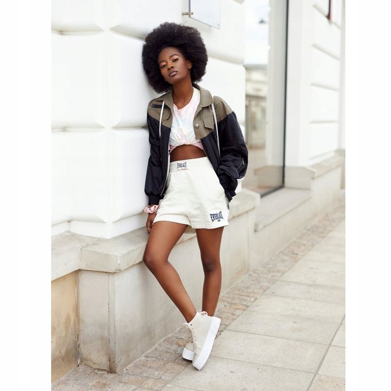 Women's High Sneakers On A Beige Manhattan Platform 1