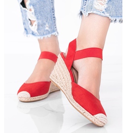 Red espadrilles on Louise's wedge 1