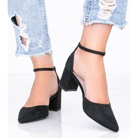 Black pumps on a low Gemma post 1