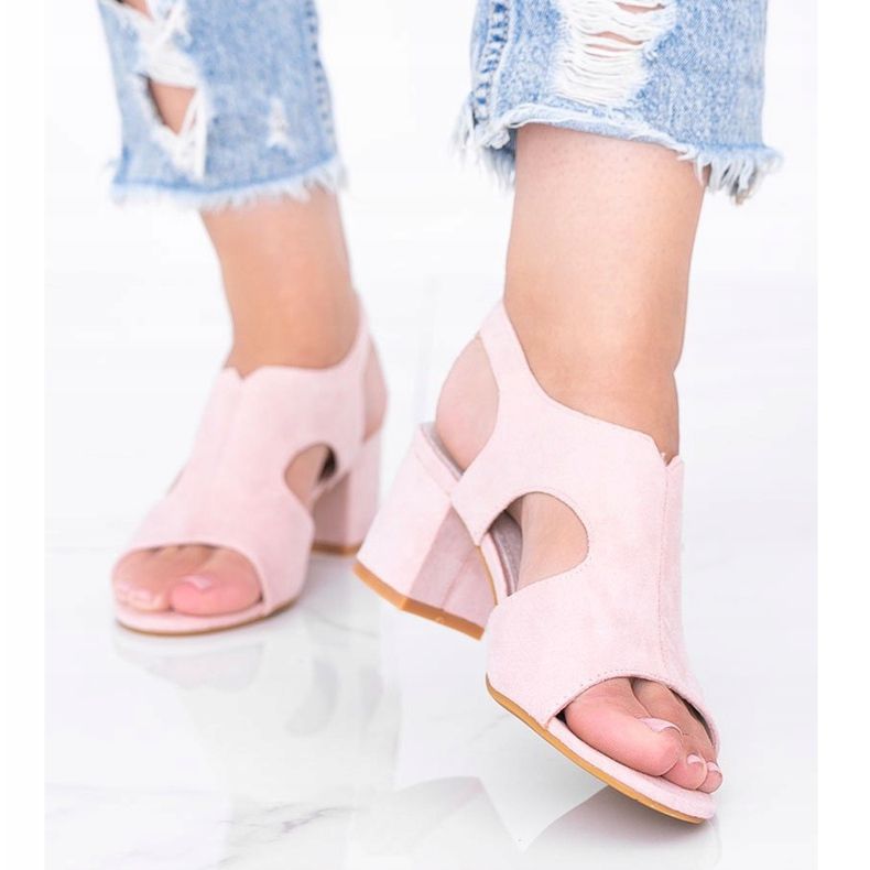 Pink sandals on a low post Buenna 1