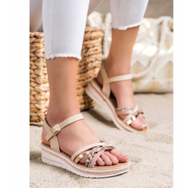 Groto Gogo Fashionable sandals on a low wedge beige pink 1