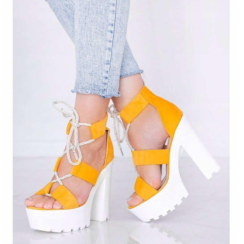 Mustard sandals on a thick Hera platform yellow 1