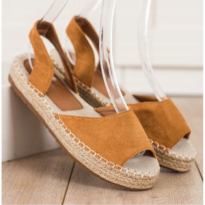 Ideal Shoes Slip-on Espadrilles brown 1