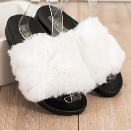 Bona Casual Flip Flops With Fur white 2