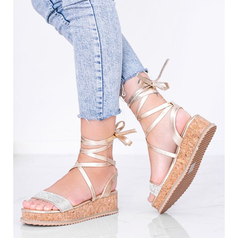 Gold sandals tied with zircons Ves golden 1