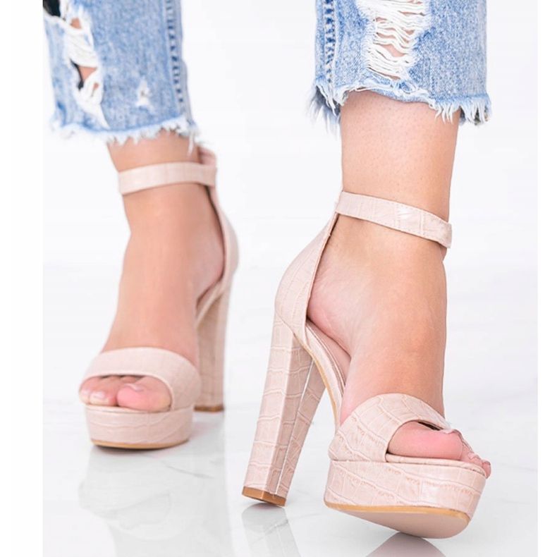 Beige sandals on a post in the Avila crocodile skin motif 1