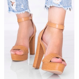 Camel sandals on a post in the Avila crocodile skin motif brown 1