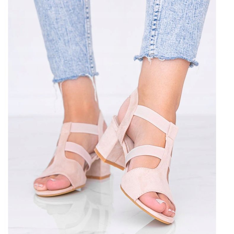Beige sandals on a low Forte post 1